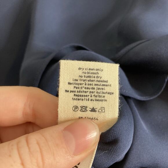 L'Agence Women's Navy Blue Sleeveless 100% Silk Blouse Size XS Flowy Old Money - Picture 7 of 12